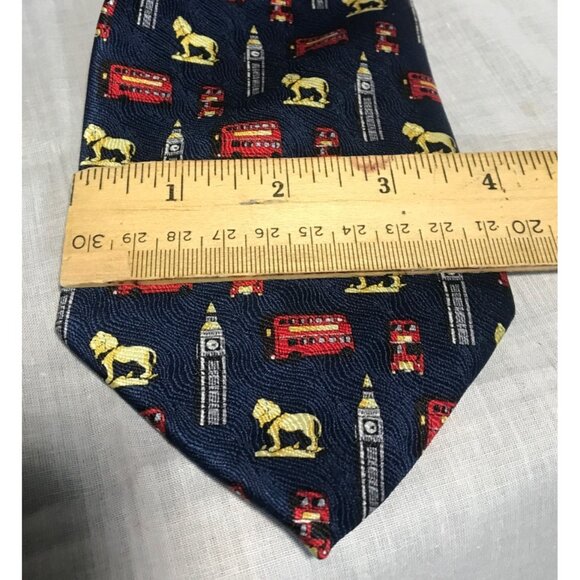 Elegance London England Mens Silk Tie Navy Blue with Iconic London Symbols - Picture 3 of 4